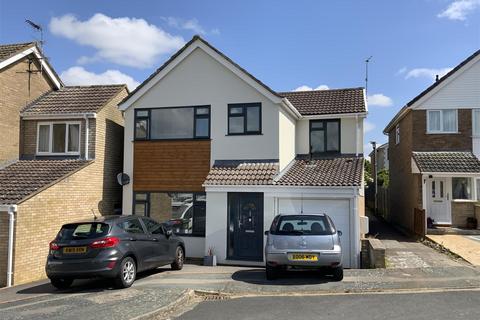 17 Gorricks, Stony Stratford, Milton Keynes, MK11 1HB