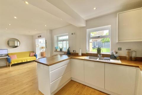 17 Gorricks, Stony Stratford, Milton Keynes, MK11 1HB