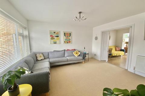 17 Gorricks, Stony Stratford, Milton Keynes, MK11 1HB