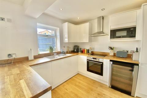 17 Gorricks, Stony Stratford, Milton Keynes, MK11 1HB