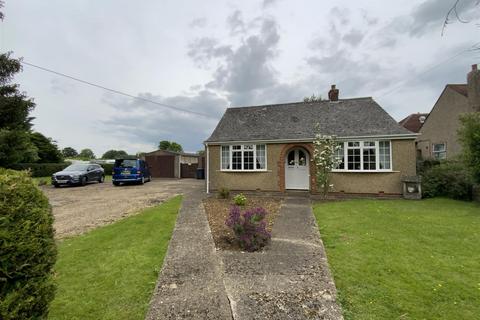 2 bedroom detached bungalow for sale, Stratford Road, Cosgrove, Milton Keynes