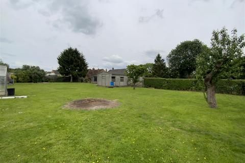 2 bedroom detached bungalow for sale, Stratford Road, Cosgrove, Milton Keynes