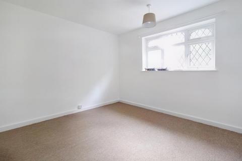 3 bedroom detached house to rent, Penn Road, Penn, Wolverhampton