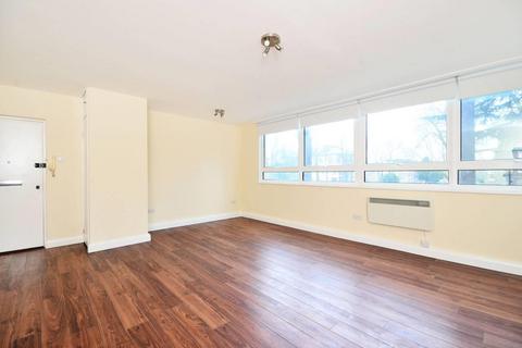 Studio to rent, Hornsey Lane, London