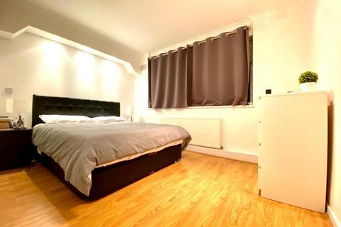 2 bedroom flat to rent, Fairfax Road, London