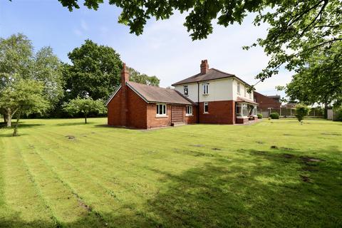 5 bedroom detached house for sale, Selby Road, Holme-On-Spalding-Moor, York