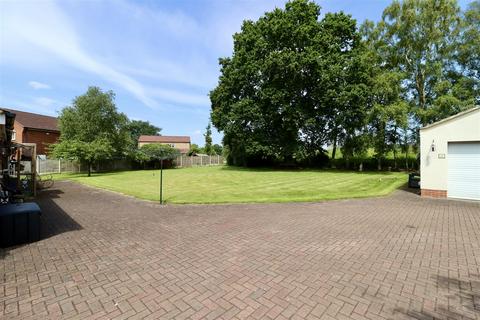 5 bedroom detached house for sale, Selby Road, Holme-On-Spalding-Moor, York