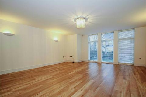 2 bedroom apartment to rent, Ashley Road, Hale