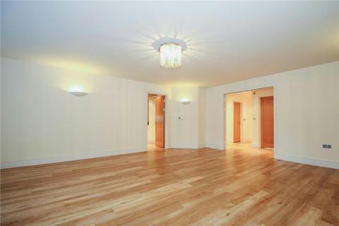 2 bedroom apartment to rent, Ashley Road, Hale
