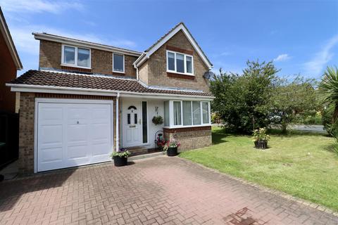 4 bedroom detached house for sale, Walkington Drive, Market Weighton