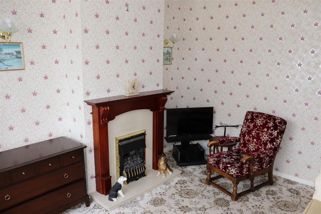 Quicksand Lane, Aldridge 3 bed semidetached house for sale £329,950