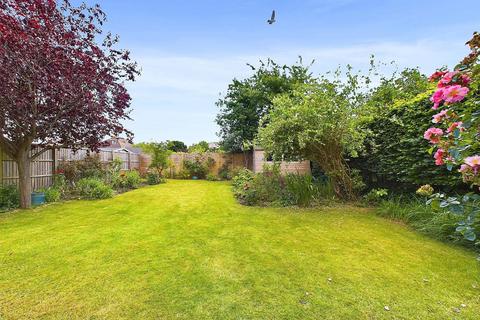 3 bedroom detached bungalow for sale, Kings Road, Walton-On-Thames