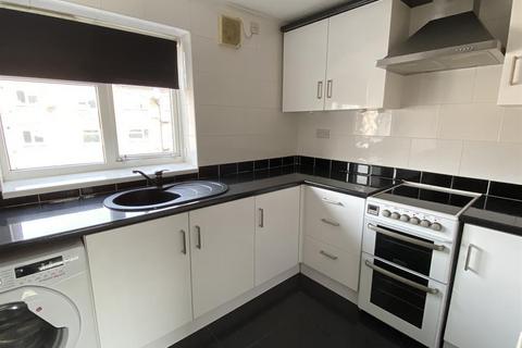 1 bedroom flat to rent, Plymouth Court, Devonshire Close, Newbold, Chesterfield, S41 8UB