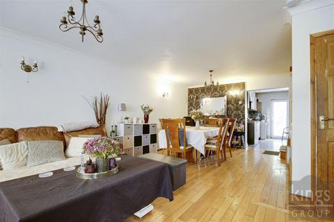 182 Green Street, Enfield, EN3 7LA