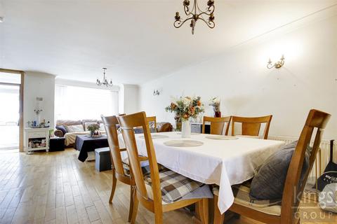 182 Green Street, Enfield, EN3 7LA