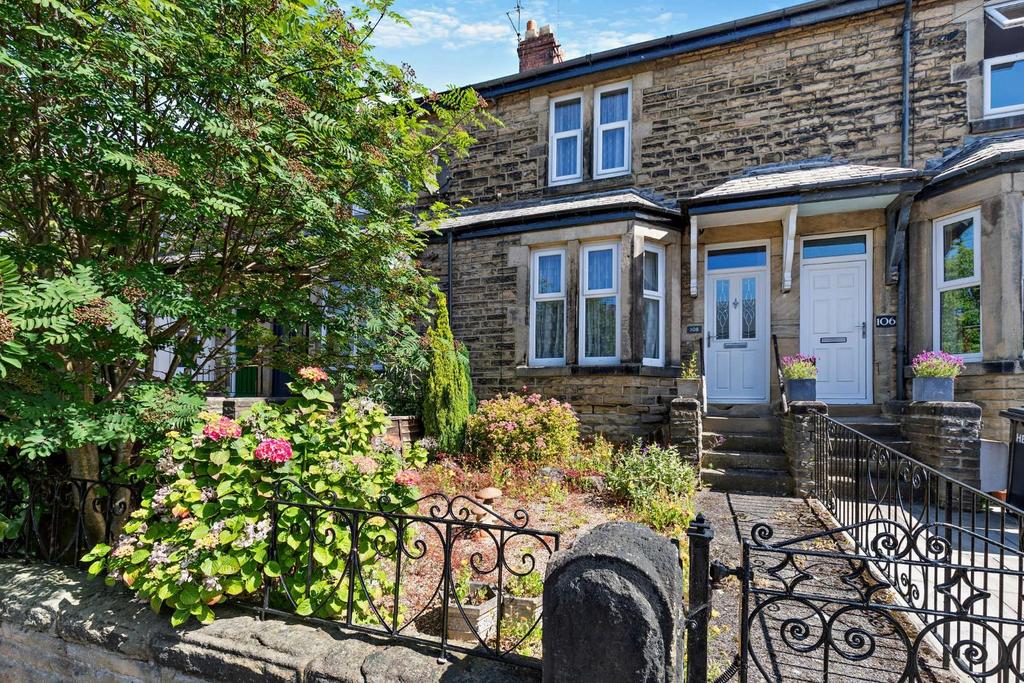The Avenue, Harrogate HG1 4QF 3 bed terraced house for sale £200,000