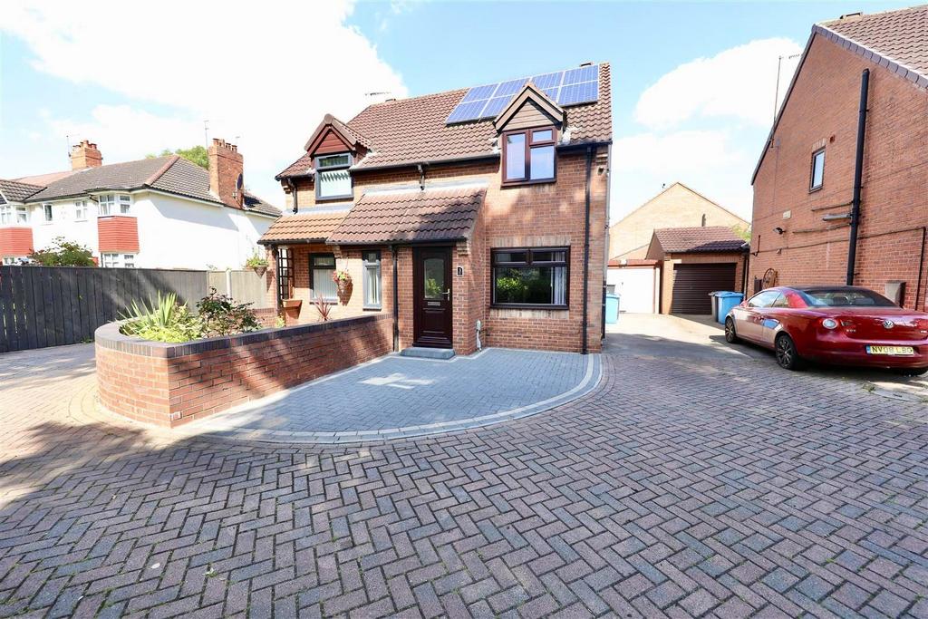 3 Etton Grove - Front 2.jpg