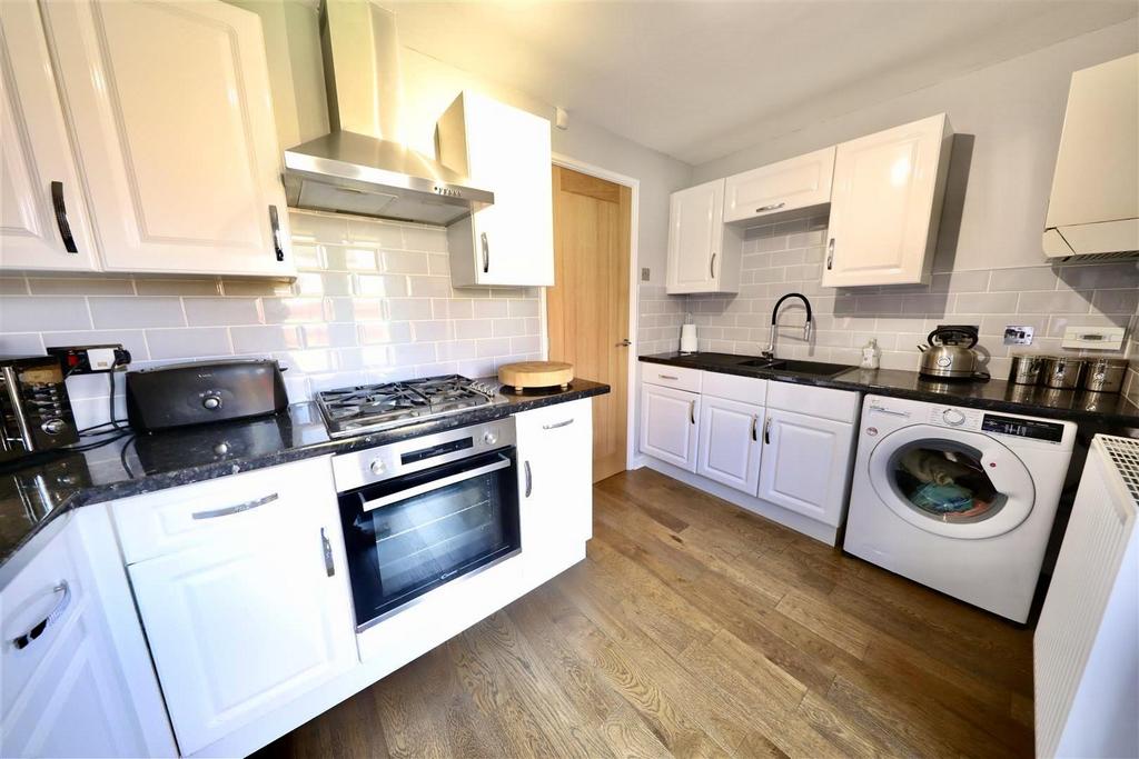 3 Etton Grove - Kitchen 3.jpg