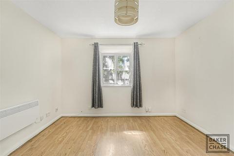 1 bedroom house to rent, Hamilton Way, London N13