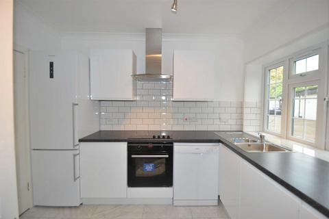 2 bedroom flat to rent, Etchingham Court, Etchingham Park Road, Finchley