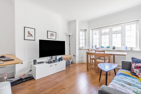 2 bedroom flat to rent, Etchingham Court, Etchingham Park Road, Finchley
