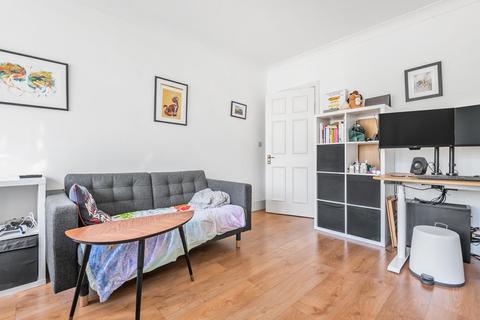2 bedroom flat to rent, Etchingham Court, Etchingham Park Road, Finchley