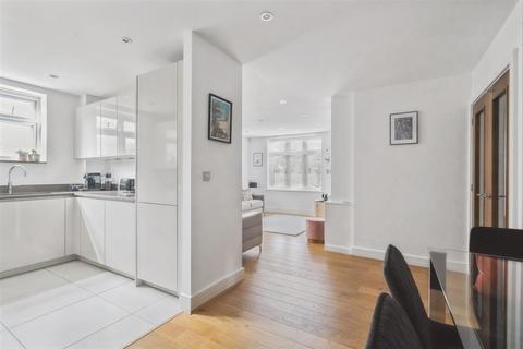 2 bedroom apartment for sale, Finch Lane, Bushey