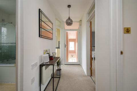 2 bedroom flat for sale, Mayfield Way, Bexhill-On-Sea