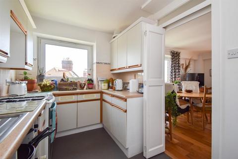2 bedroom flat for sale, Cumberland Gardens, St. Leonards-On-Sea