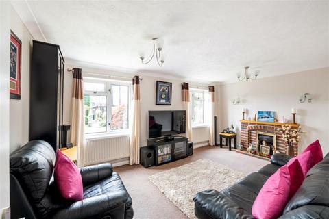 3 bedroom detached house for sale, Rossmore Close, Crawley