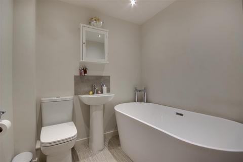 74 Corby Park, North Ferriby, HU14 3AY