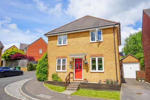 3 bedroom detached house for sale, Carvel Court, St. Leonards-On-Sea