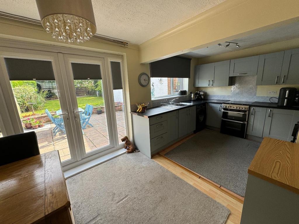 Dining kitchen