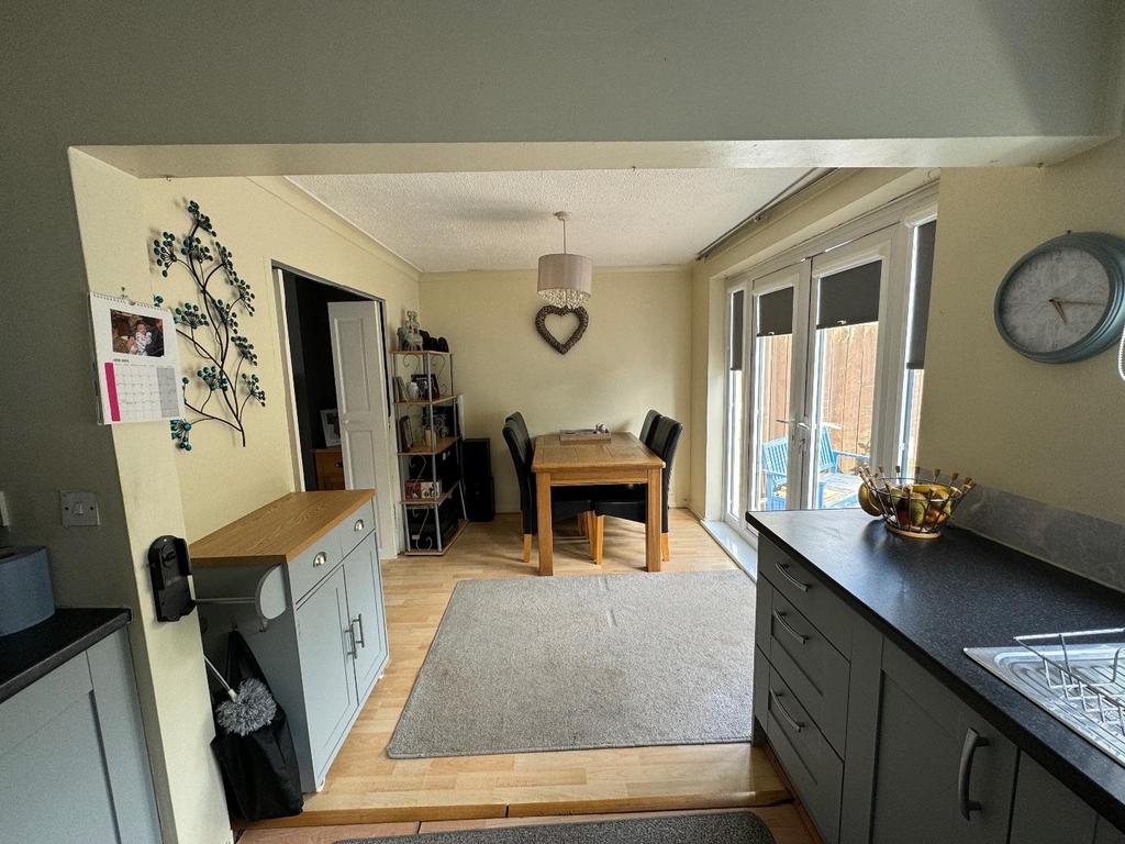 Dining kitchen