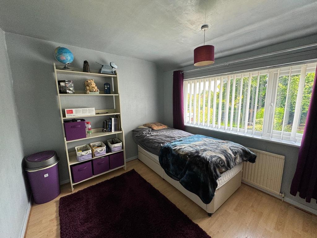 Bedroom ( rear)