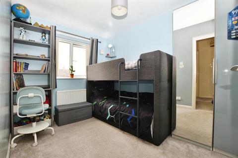 2 bedroom terraced house for sale, North Road, Hull