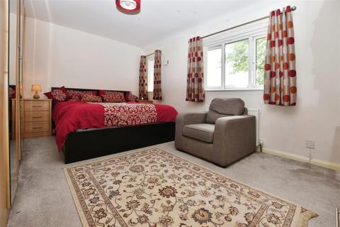 2 bedroom terraced house for sale, North Road, Hull