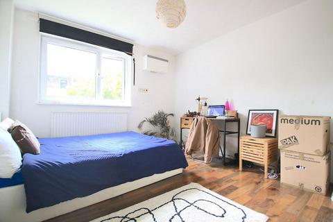5 bedroom flat to rent, Rhodeswell Road, London E14