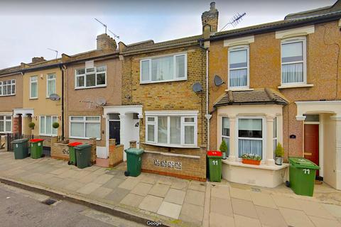 4 bedroom house to rent, Addington Road, London E16