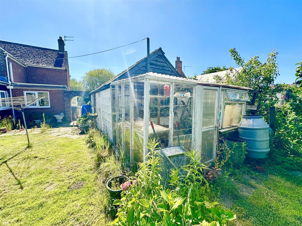 Garden greenhouse.JPEG