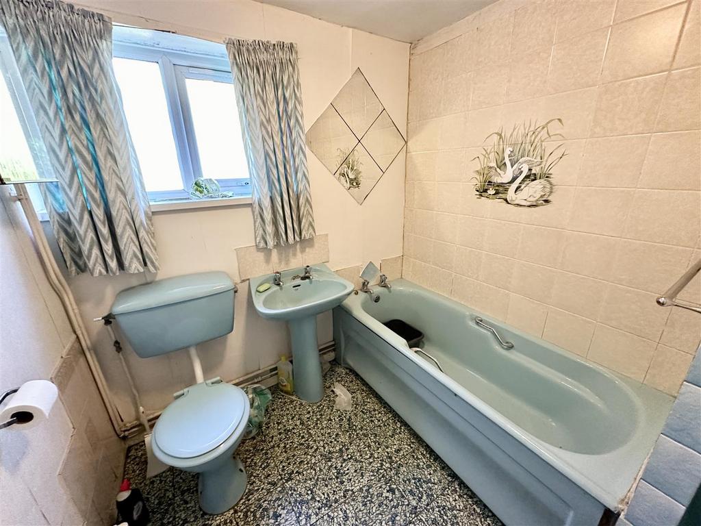 Bathroom.JPEG