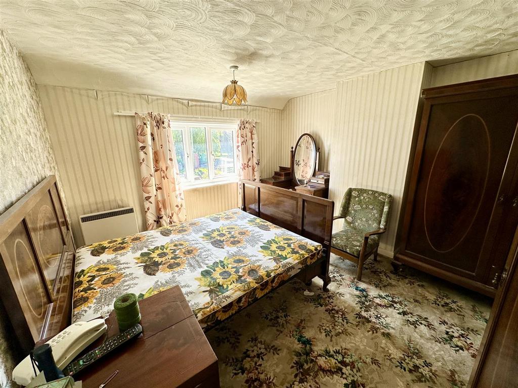 Bedroom one.JPEG