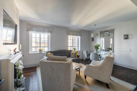 2 bedroom apartment to rent, Chelsea Manor Street, Chelsea, SW3