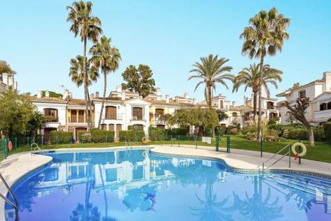 2 bedroom townhouse, Estepona, Malaga, Spain