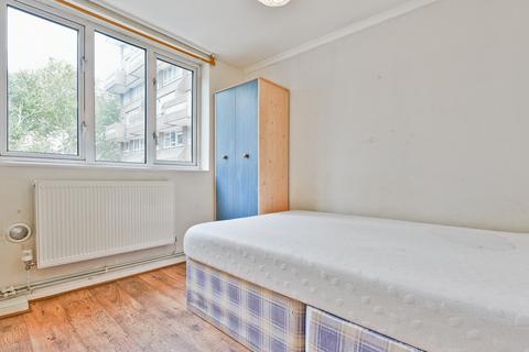 4 bedroom terraced house to rent, Whitebeam Close, London SW9