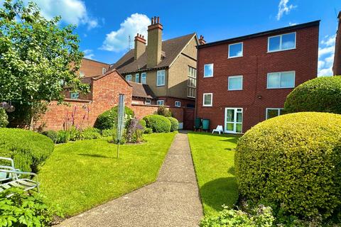 2 bedroom apartment for sale, Park Avenue North, Northampton NN3