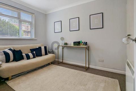50 Waldronhyrst, South Croydon, CR2 6NY