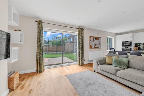 18 Arnold Road, Staines-upon-thames, TW18 1LX