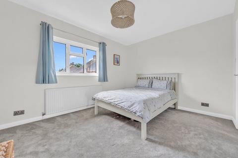18 Arnold Road, Staines-upon-thames, TW18 1LX