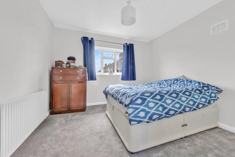 18 Arnold Road, Staines-upon-thames, TW18 1LX
